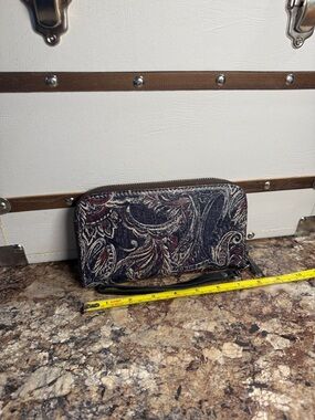 Patricia Nash  Zip-Around Wallet paisley in navy and Burgundy